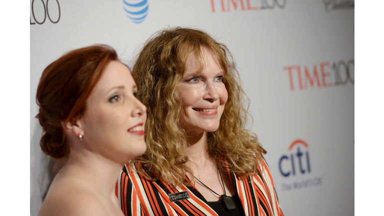 Dylan Farrow and her mom Mia Farrow