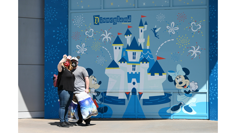 US-HEALTH-VIRUS-ENTERTAINMENT-DISNEY
