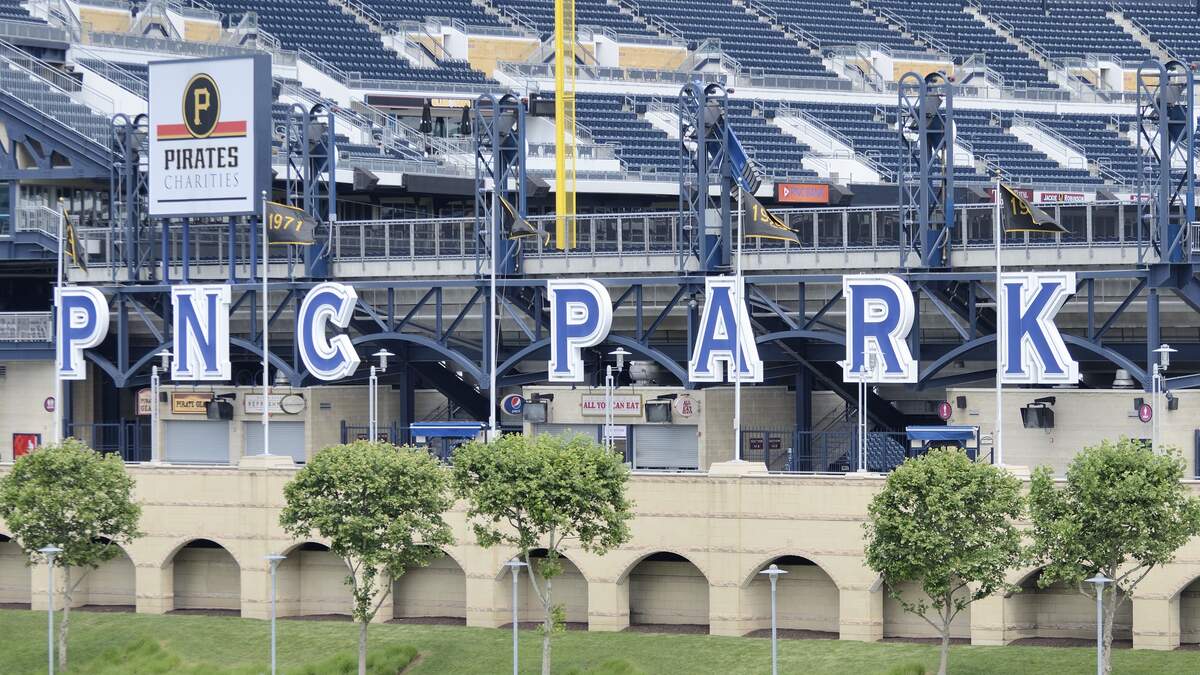 Pirates fan forced to remove T-shirt critical of owner Bob Nutting at  Friday's game