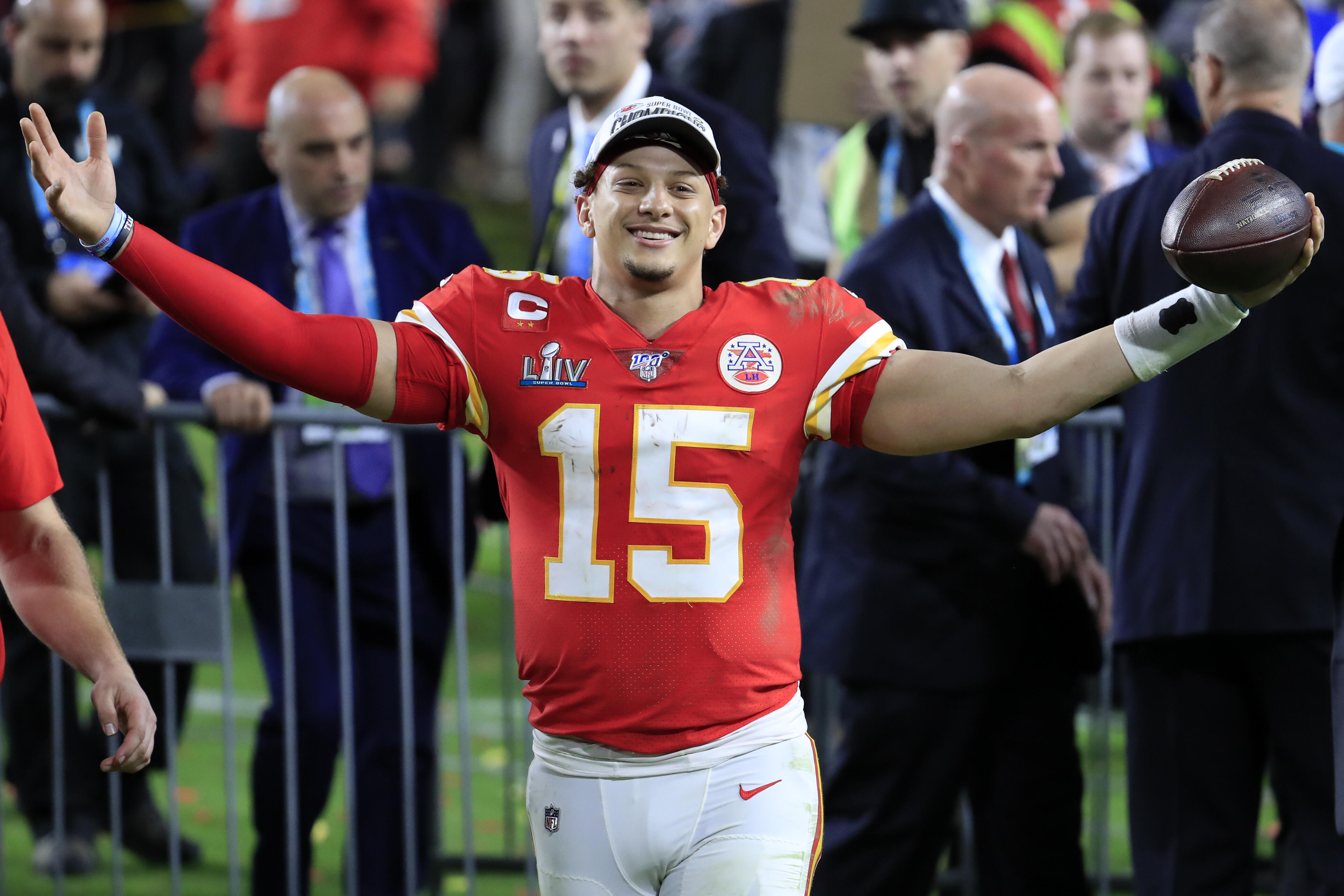 Hello World! East Texas native Patrick Mahomes introduces daughter on  social media