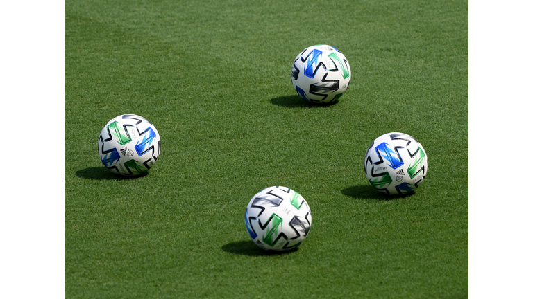 Los Angeles Galaxy v Los Angeles FC