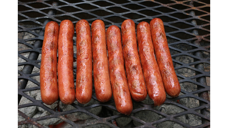 Picnic grill with pork wieners