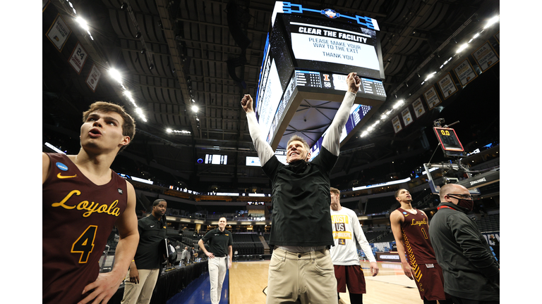 Loyola Chicago v Illinois