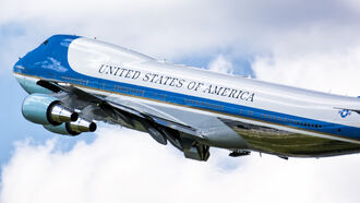 Video: UFO Hovers Near Air Force One