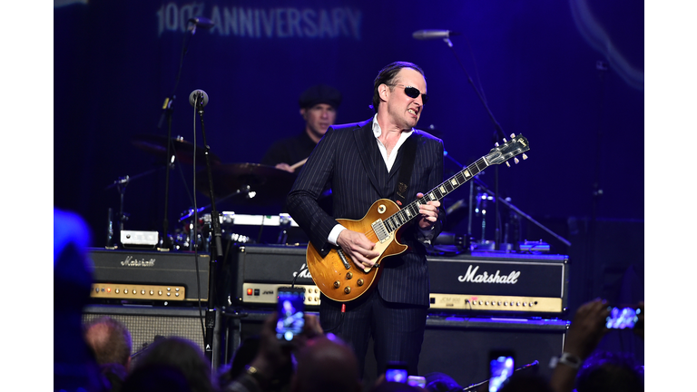 (Photo by Theo Wargo/Getty Images for Les Paul Foundation)