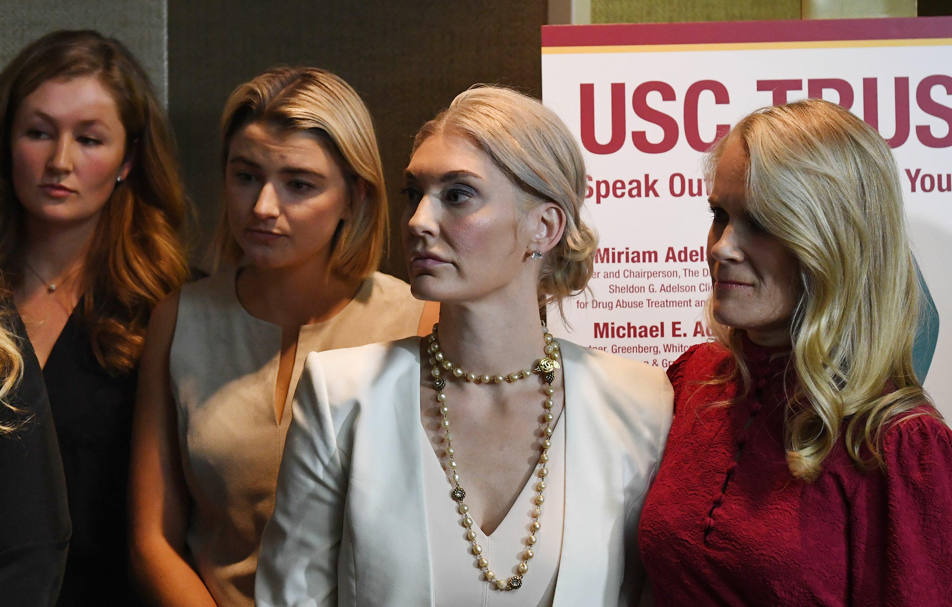 Usc Agrees To 1 1 Billion Sexual Assault Settlement With Over 700 Women Iheart