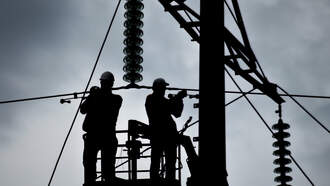 Video Shows Over 42,000 Power Lineman on Standby Ready to Help Florida