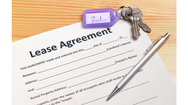 Lease agreement with house keys