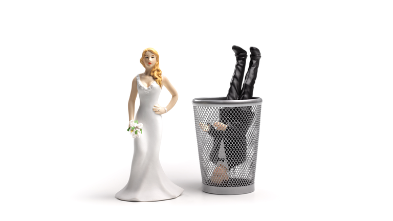 Wedding cake topper dumped husband