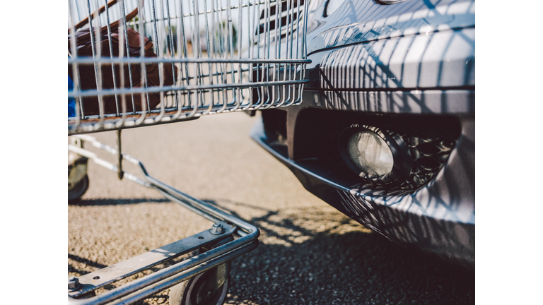 Accident with shopping cart at supermarket.