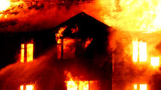 Houston Firefighter Hospitalized After Blaze at Abandoned Apartments