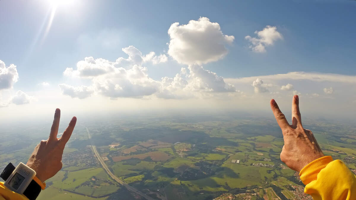 Paraplegic Skydiver Survives Fall After Parachute Gets Stuck In