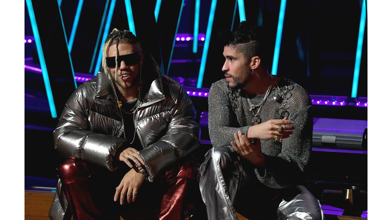 Stars join Bad Bunny and Anuel for their basketball showdown