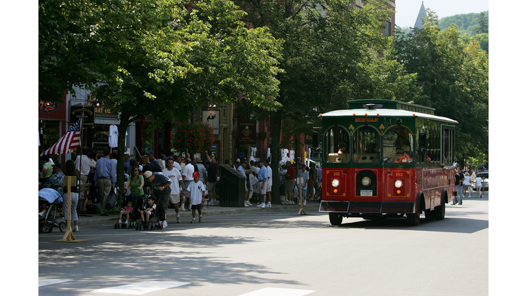 Sarasota Starting Free Trolley to Connect City’s Downtown to Lido Beach and St. Armand's Circle