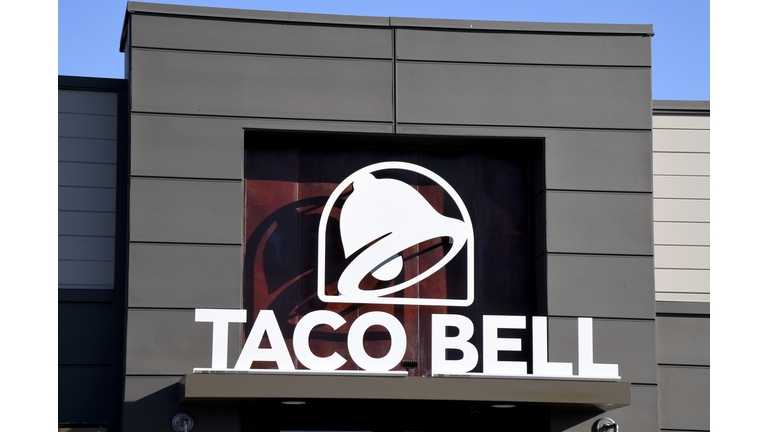 Teen Buys Homeless Man Taco Bell