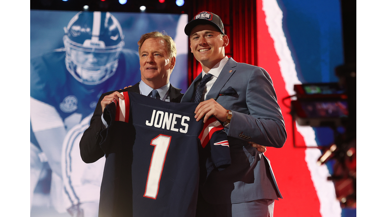 2021 NFL Draft - Roger Goodell and Mac Jones (Photo by Gregory Shamus/Getty Images)