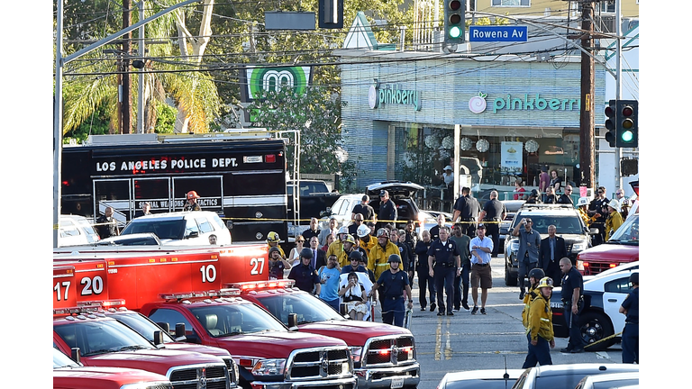 TOPSHOT-US-BARRICADE-POLICE-TRADERJOES