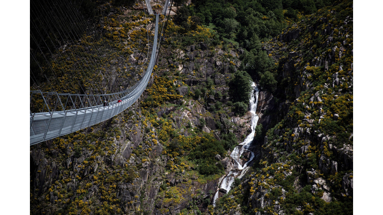 TOPSHOT-PORTUGAL-INFRASTRUCTURE-TOURISM-BRIDGE