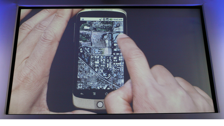 Google Debuts Its Nexus One Cell Phone