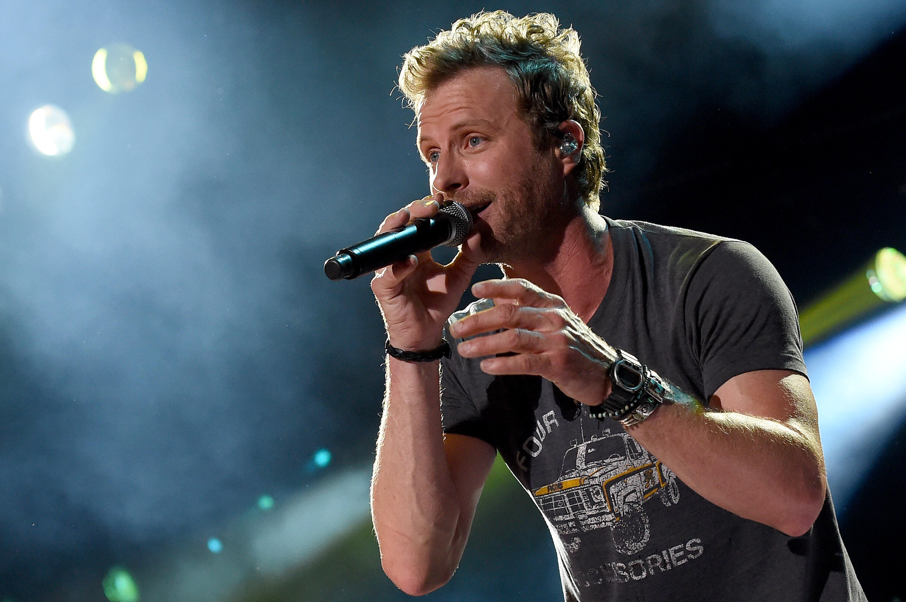 Dierks Bentley Debuts New Song, Hands Out Beers at First Show Back