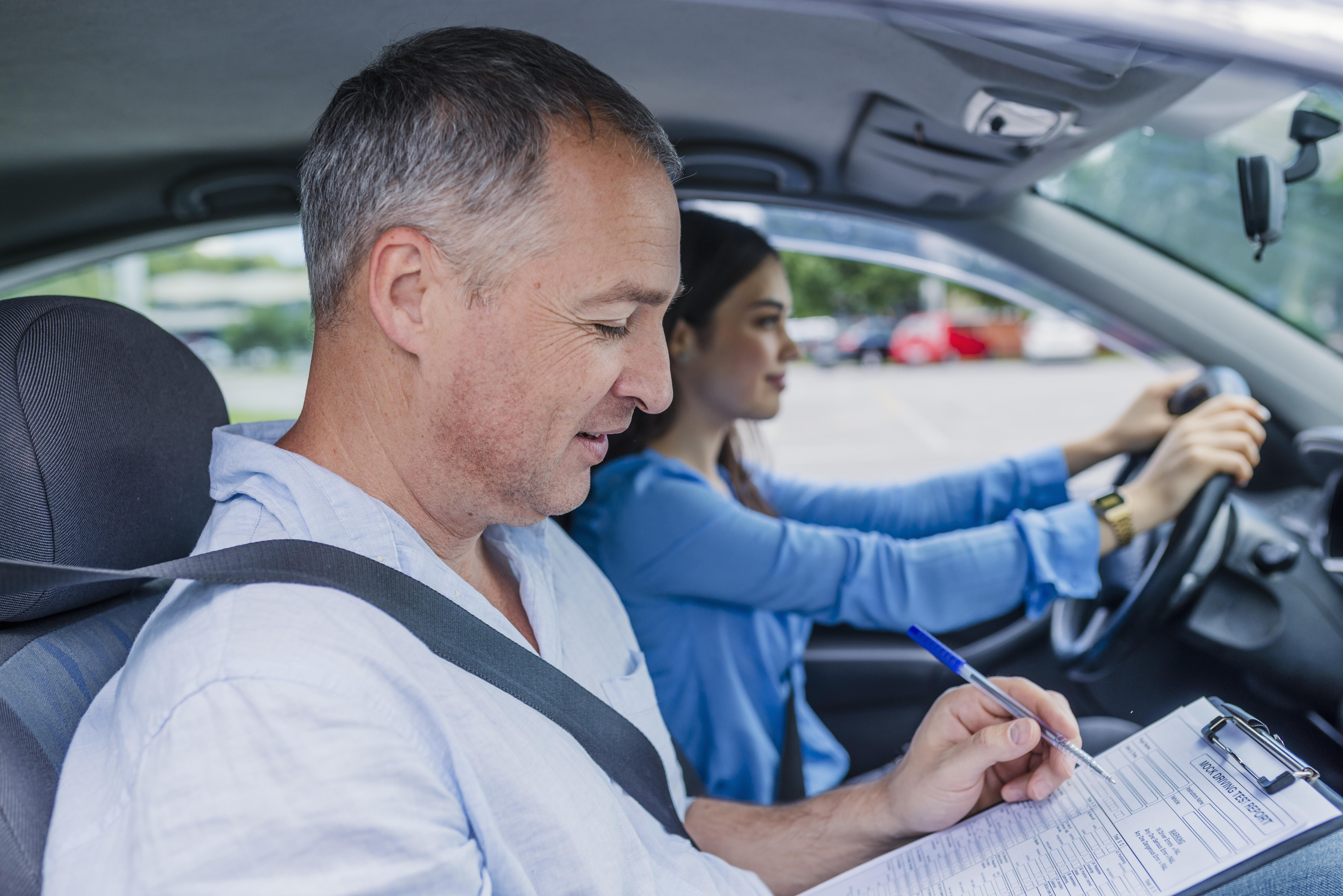 Driving school. Автошкола. Учёба вождения автомобиля. Вождение в автошколе. Инструктор автошколы.