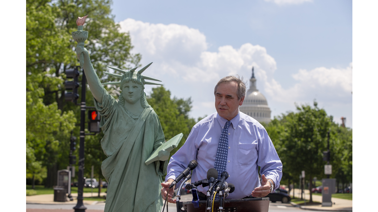 U.S. Senator Jeff Merkley (D-OR)