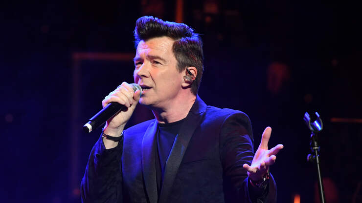 Rick Astley Trolled Dave Grohl. A Grohl Troll? With a Grohl Roll? | 105 ...