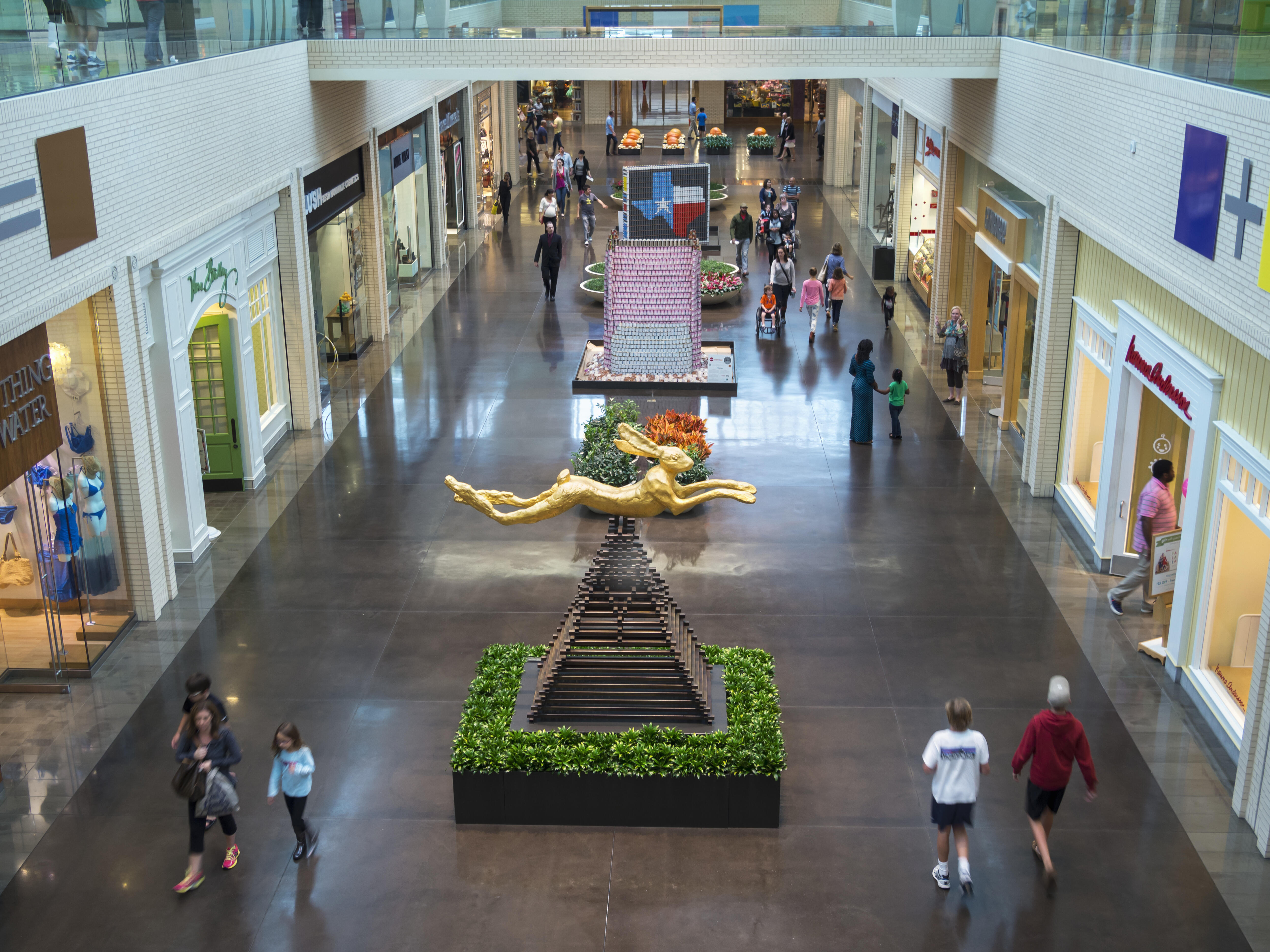 Man Banging Skateboard On Floor Causes Dallas Mall To Evacuate