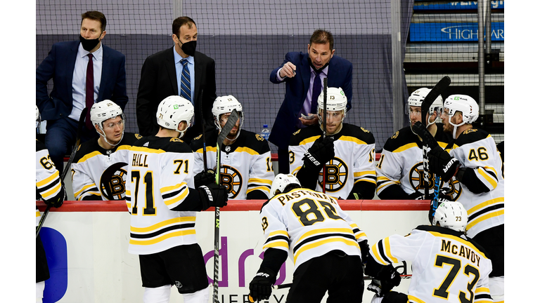 Bruins head coach Bruce Cassidy has formed relationships with Bill Belichick, Alex Cora and other pro coaches to build out strategy in several areas, including dealing with media scrutiny.