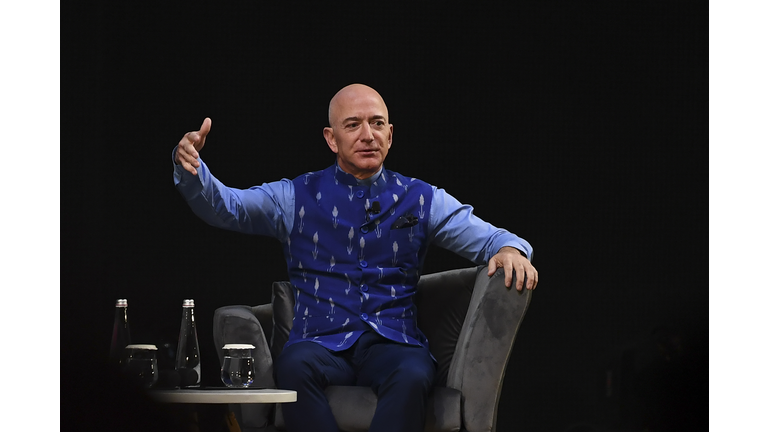 INDIA-E-COMMERCE-AMAZON-BEZOS