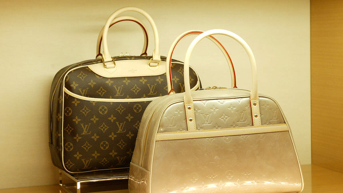 Palo Alto Police on X: News Release: Large group of suspects steals  handbags from Louis Vuitton at Stanford Shopping Center. Details:    / X