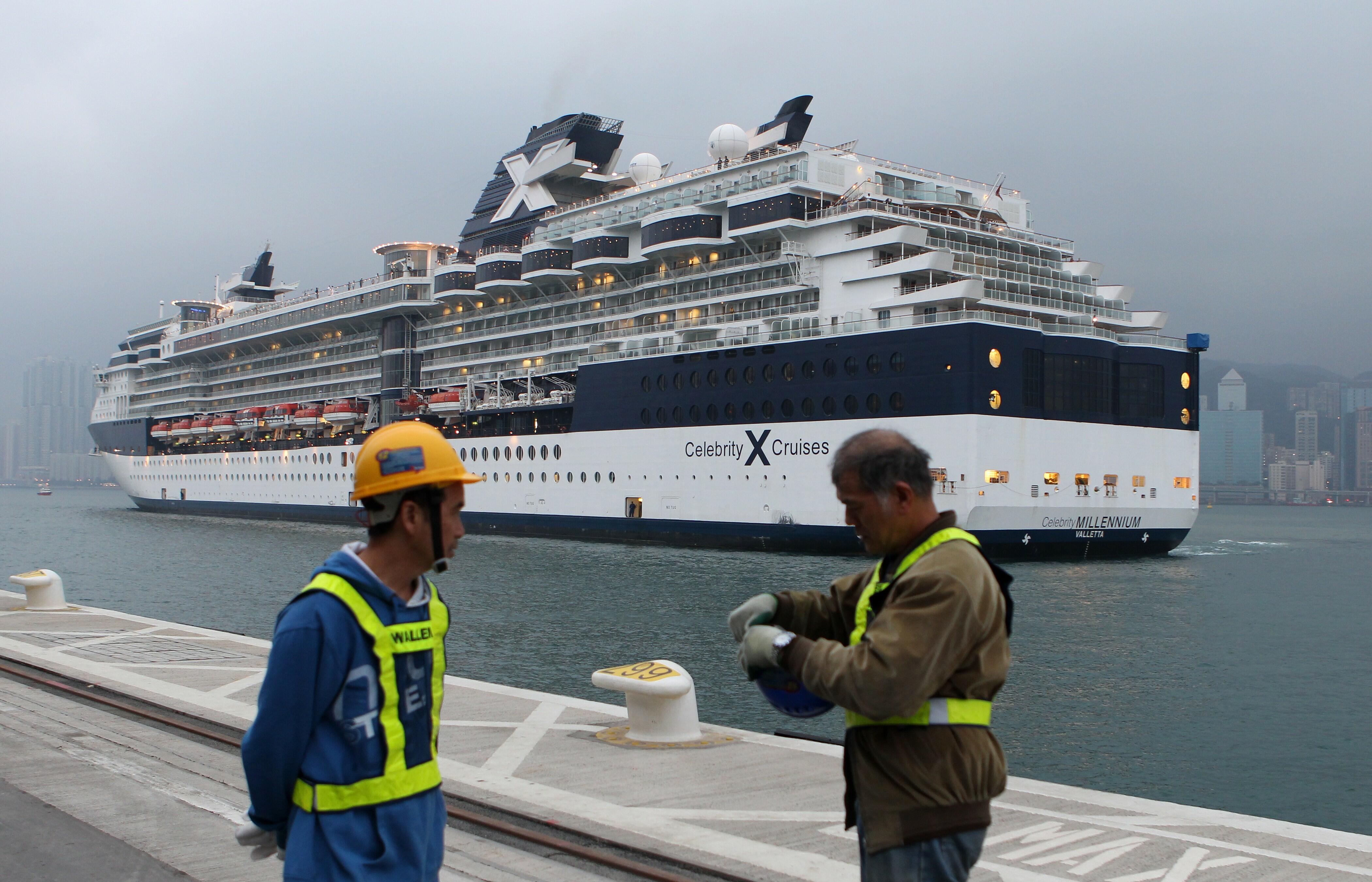 cruise ship crew vaccination