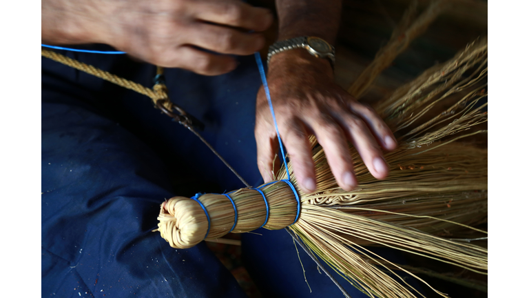 DOUNIAMAG-SYRIA-CONFLICT-SOCIETY-CRAFTS