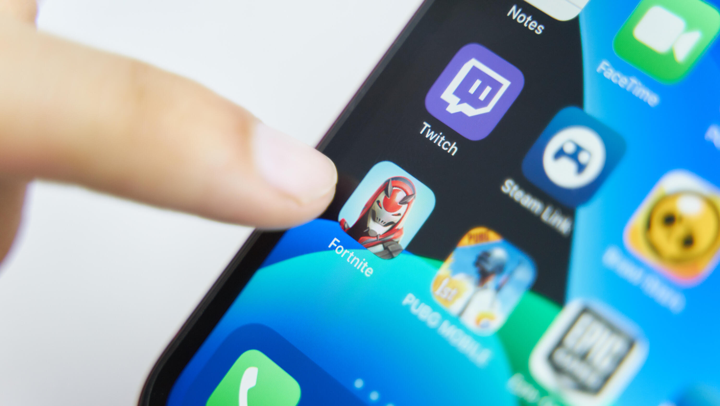 Apple Officially Blocked Fortnite 