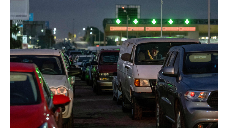 MEXICO-US-HEALTH-VIRUS-COMMUTERS