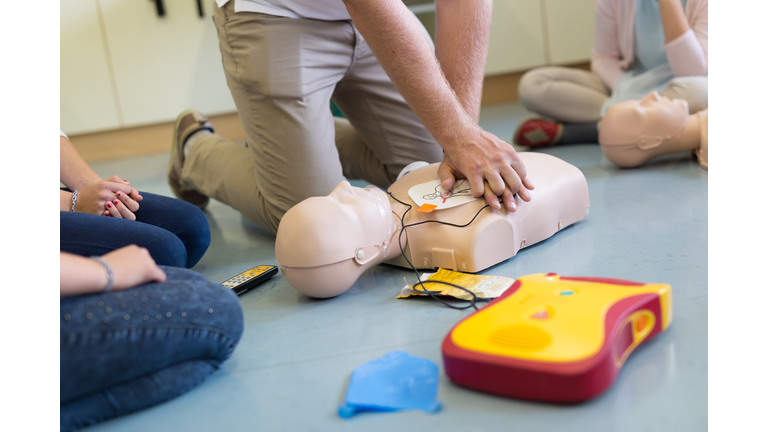 First aid resuscitation course using AED.