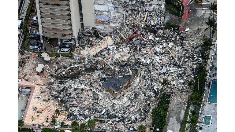 US-COLLAPSE-BUILDING