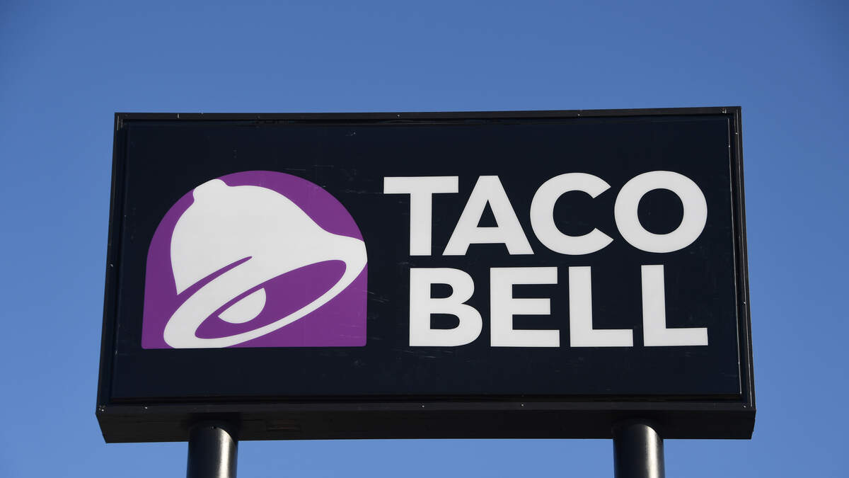 FOOD: Taco Bell Is Bringing Back the Triple Double Crunchwrap! | 94.5 ...