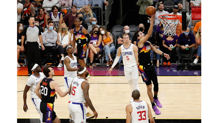 Los Angeles Clippers v Phoenix Suns - Game Five