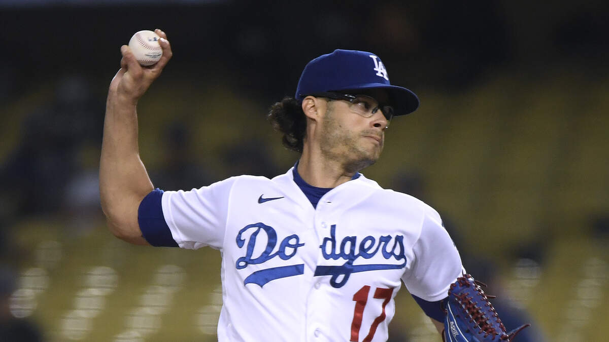 Joe Kelly Trades Dodgers Jersey for Mariachi Jacket – NBC Los Angeles