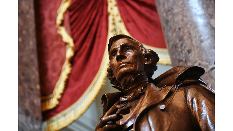 US-POLITICS-CONGRESS-RACISM-UNREST-STATUES