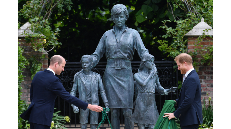 BRITAIN-ROYALS-DIANA-STATUE