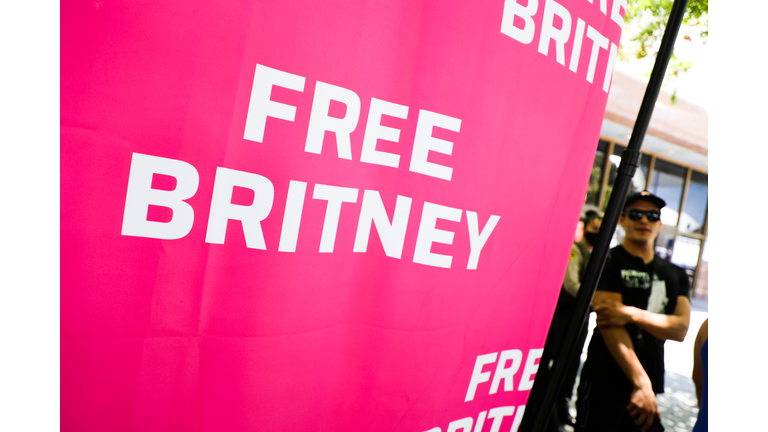 #FreeBritney Rally In Los Angeles During Conservatorship Hearing