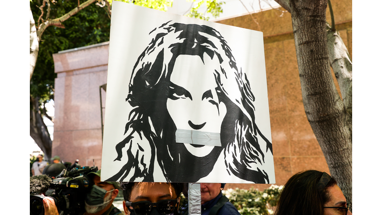 #FreeBritney Rally In Los Angeles During Conservatorship Hearing