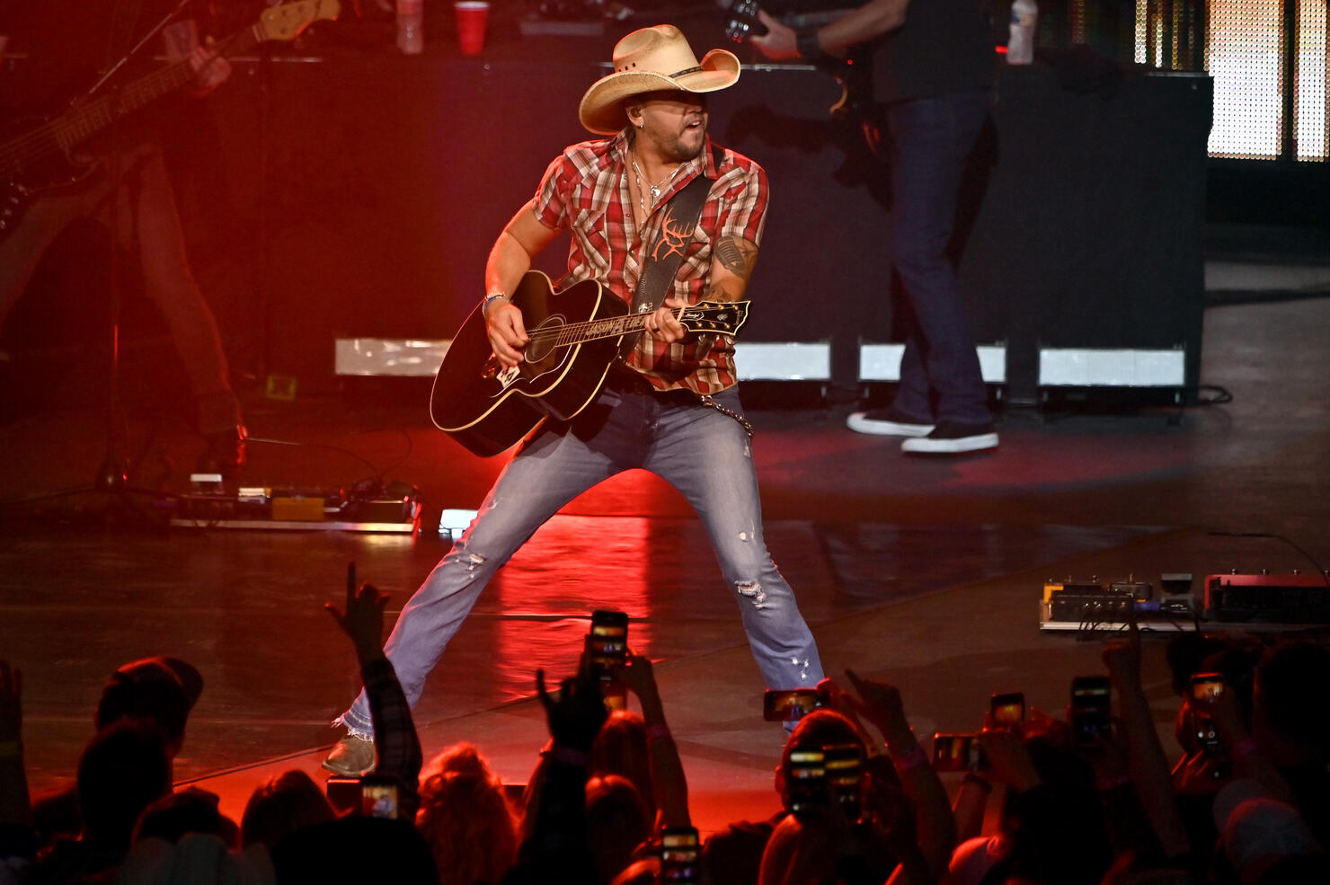 Jason Aldean Launches Three-Night "JASON ALDEAN: RIDE ALL NIGHT VEGAS"