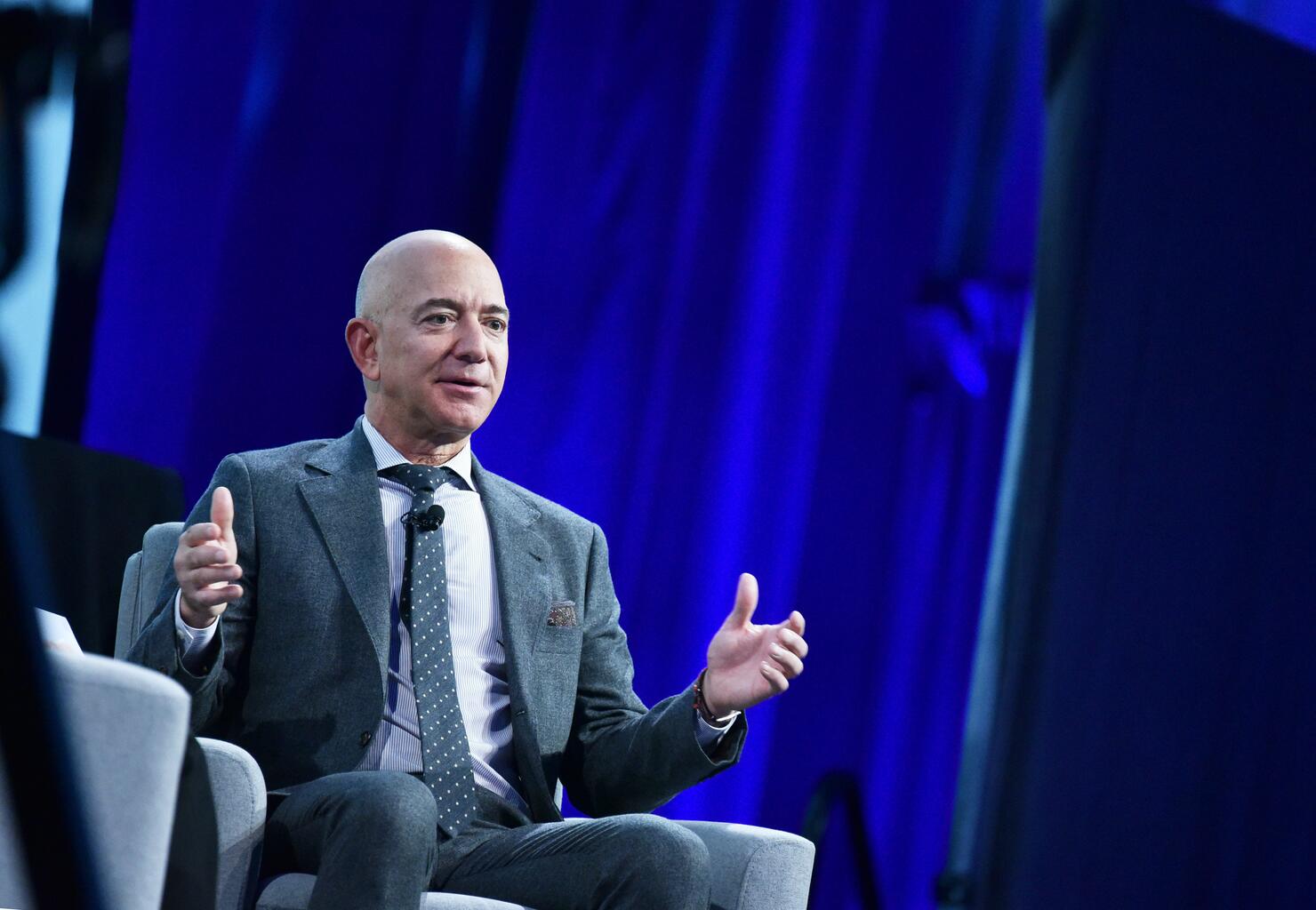 US-SPACE-AWARD-BEZOS