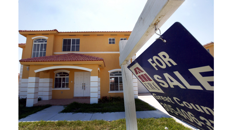 New Home Sales Plunge 11.8%