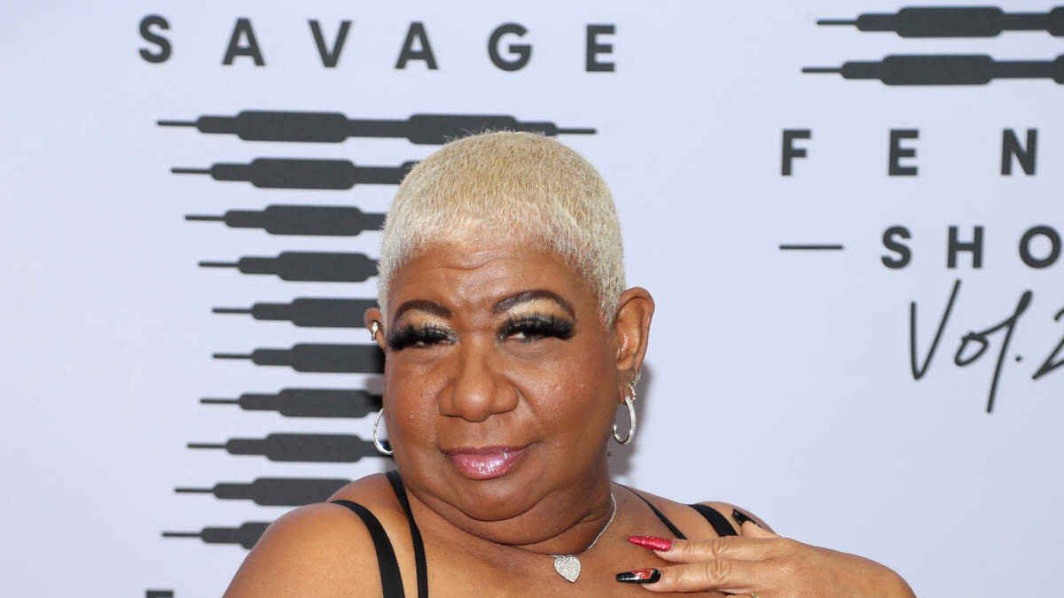 Why did LUENELL flash her nipple to some inmates on live?!!! LOL! | 106 ...