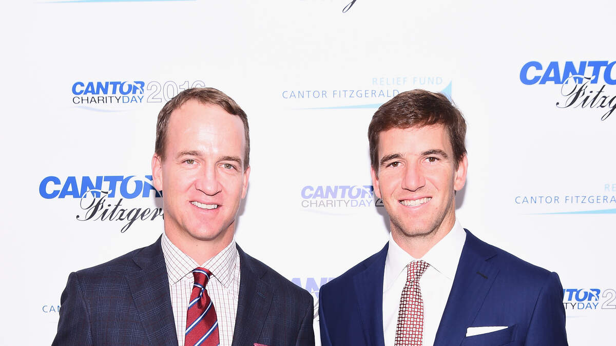 Monday Night Football': Eli, Peyton Manning Lead Alternate Broadcast –  TVLine