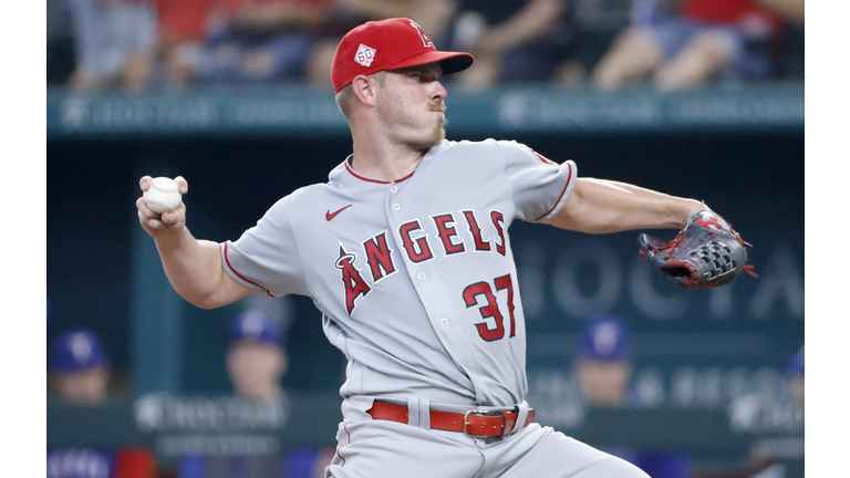 Los Angeles Angels v Texas Rangers